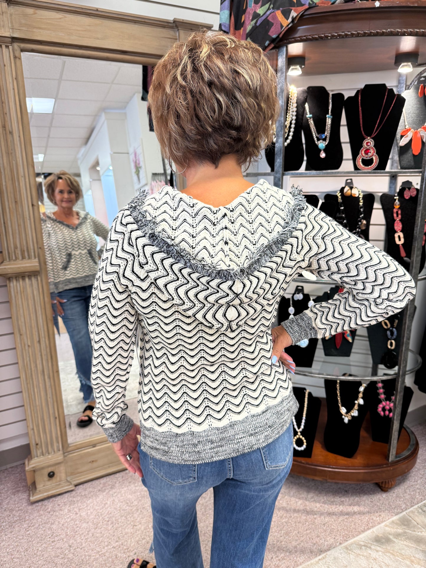 2276 Hooded Sweater Fringe HTI