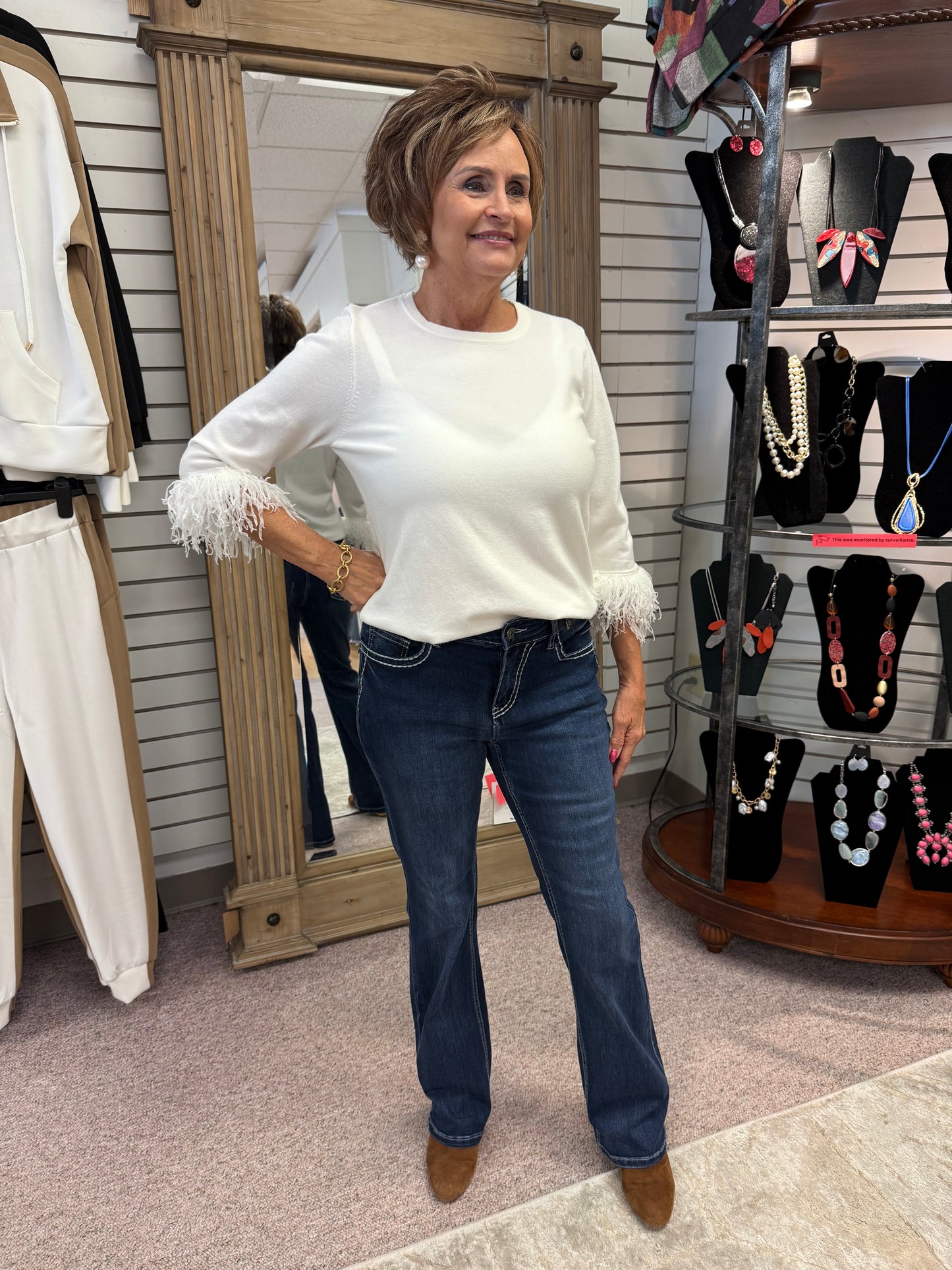 2092 Bootcut W/Embroidery Jean TBC