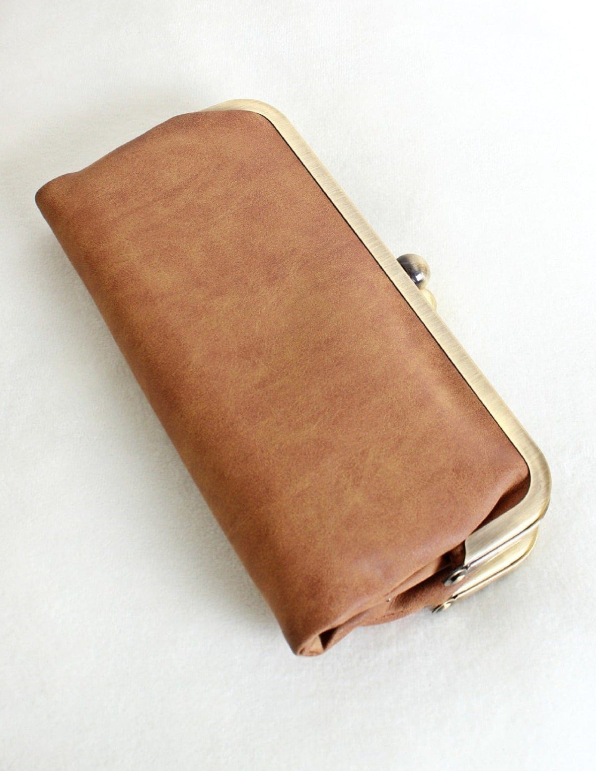 P208 Kiss Lock Clutch MIM