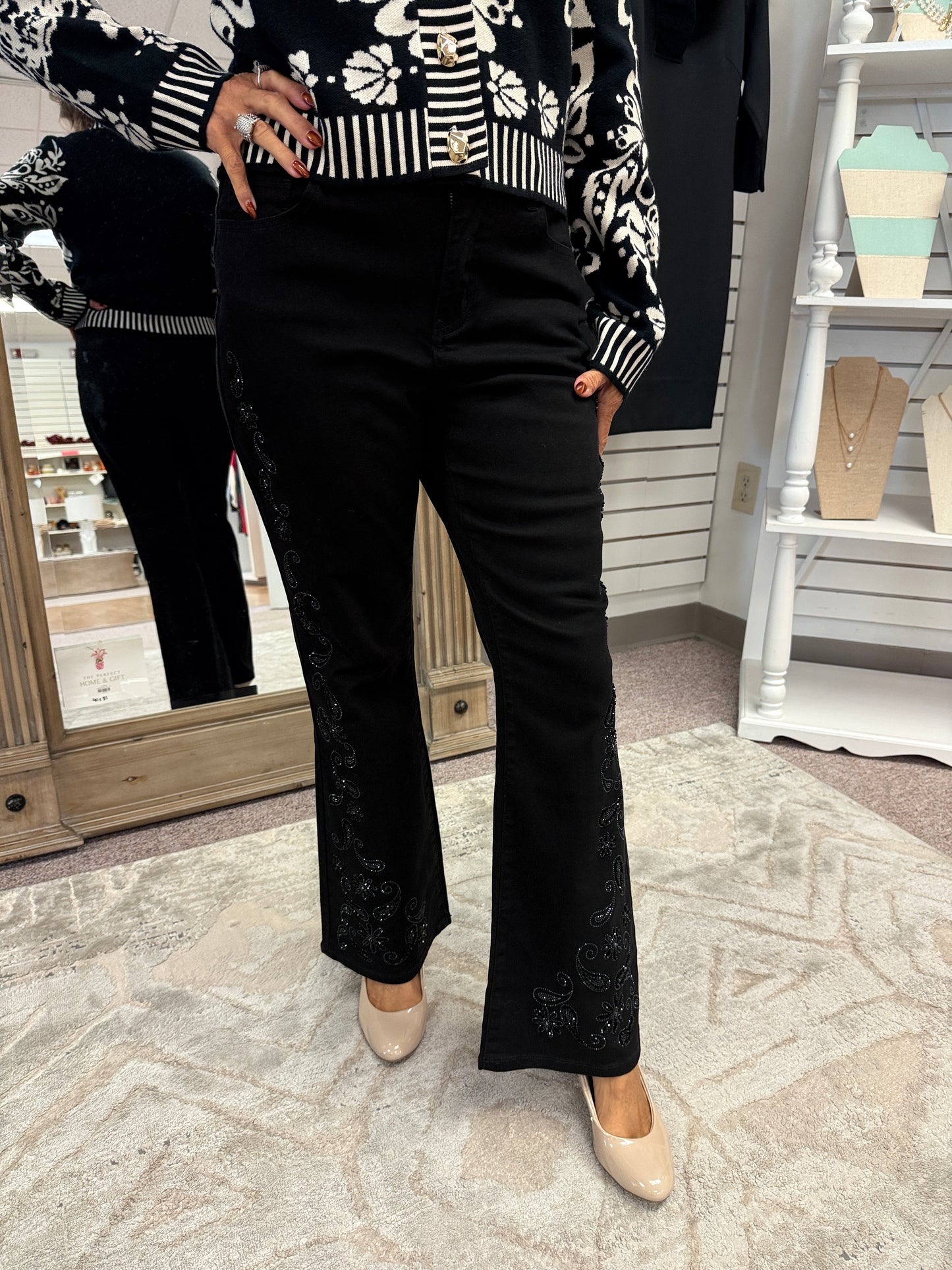 3607 Black Sequin Scroll Jean AZI