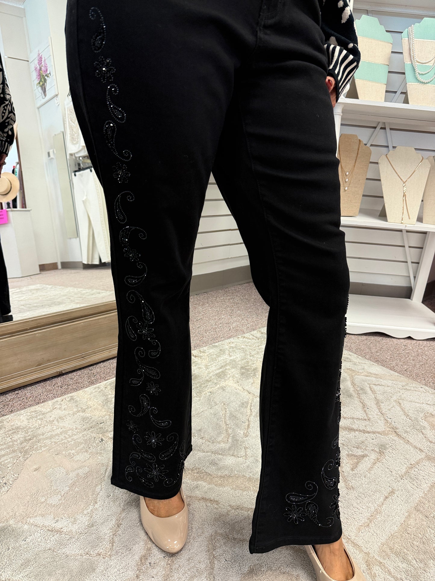 3607 Black Sequin Scroll Jean AZI