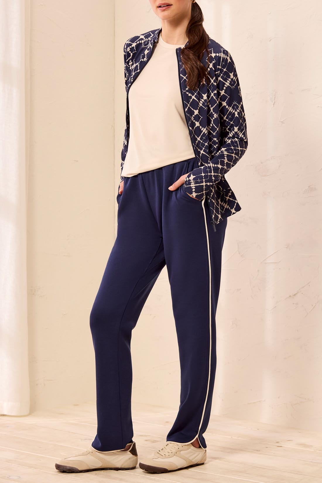 3390 Blue Jogger HTI