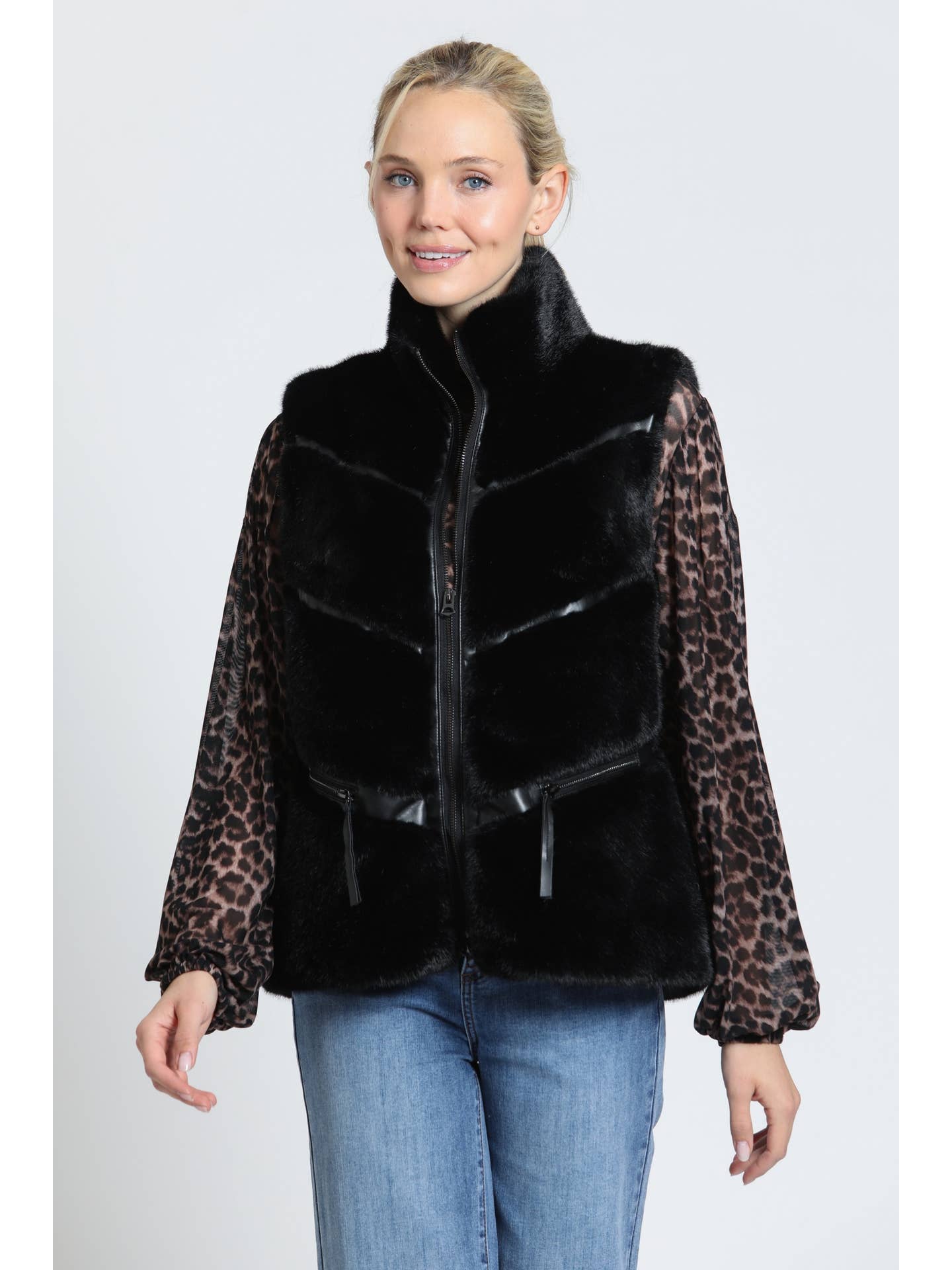 L140 Faux Fur Vest APN