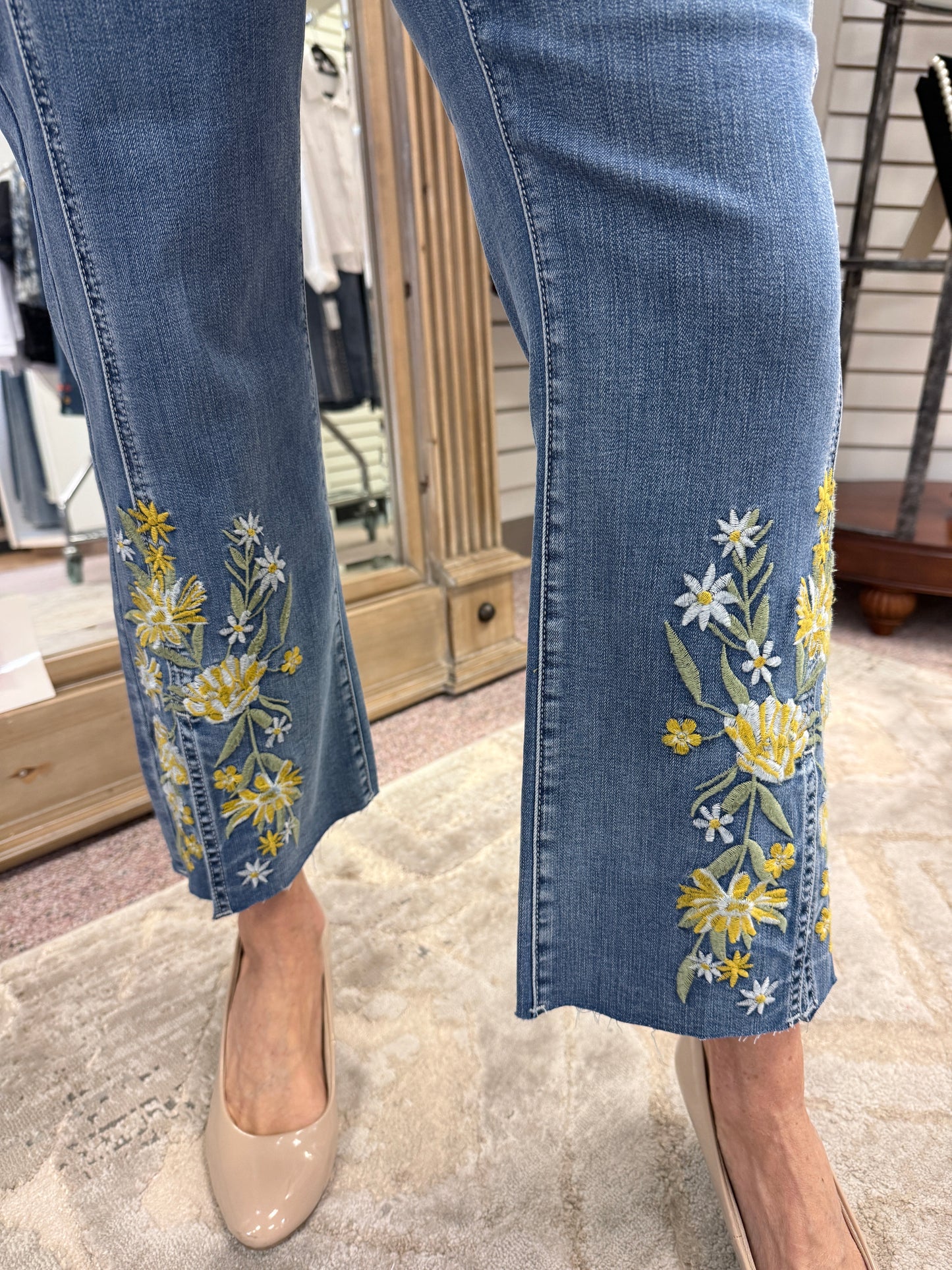 48 Capri W/Embroidery TBC