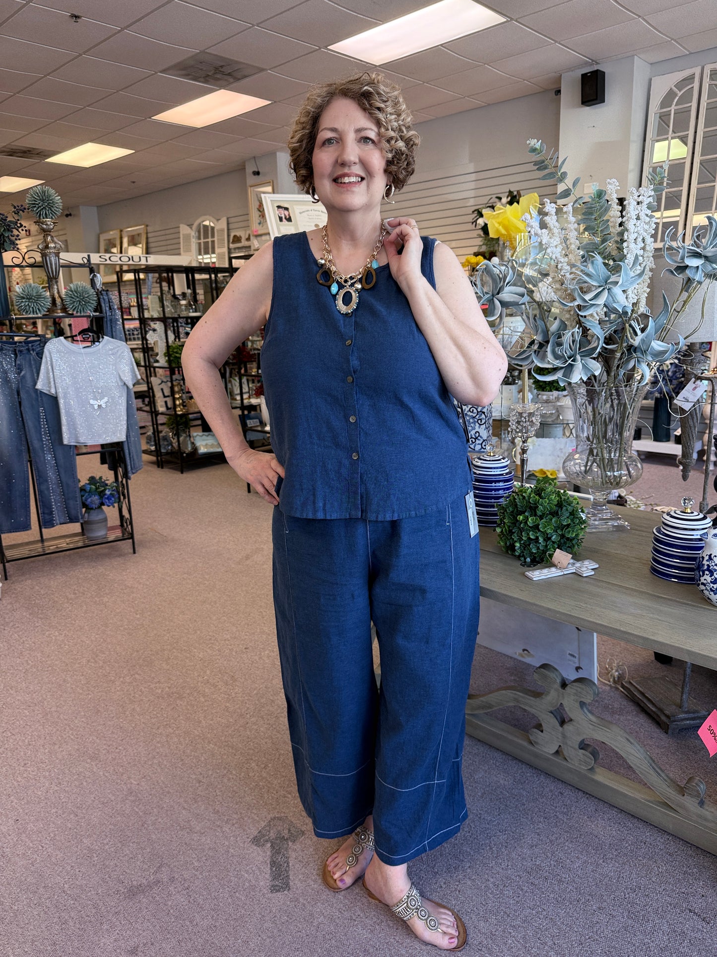 41506 Pleat Back Button Tank HAB
