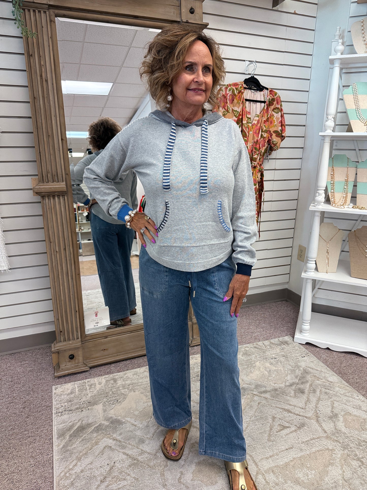 2075 Hooded Sweater CWB