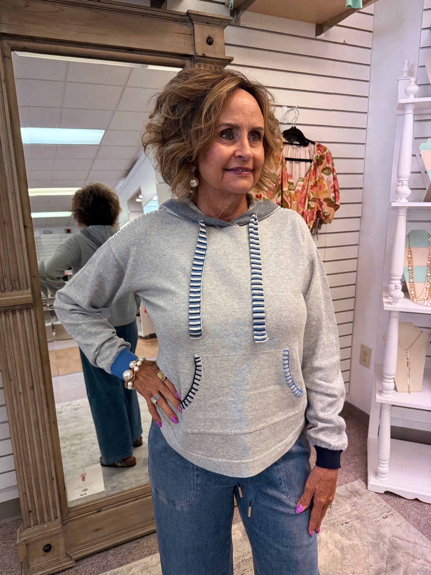 2075 Hooded Sweater CWB