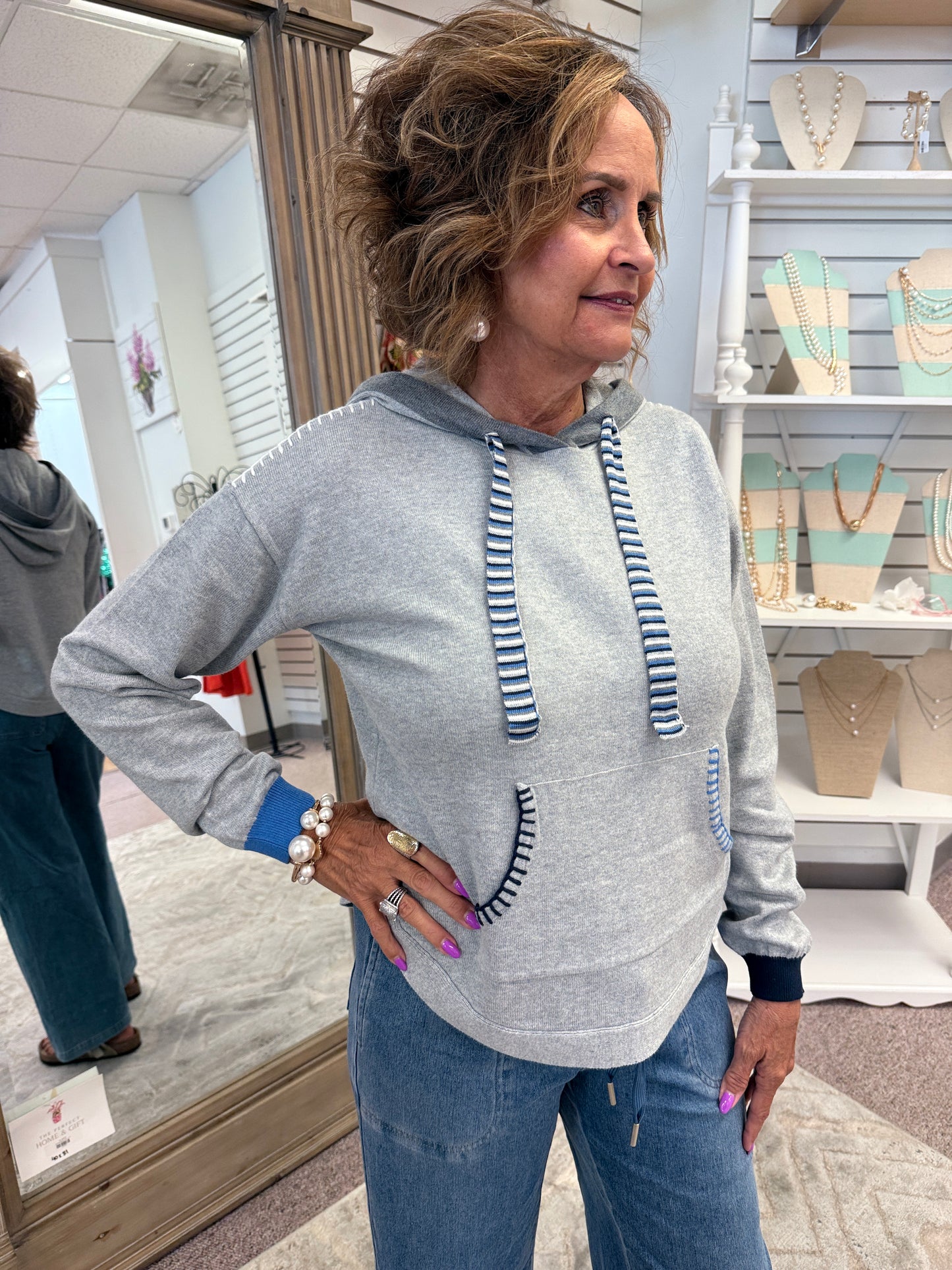 2075 Hooded Sweater CWB