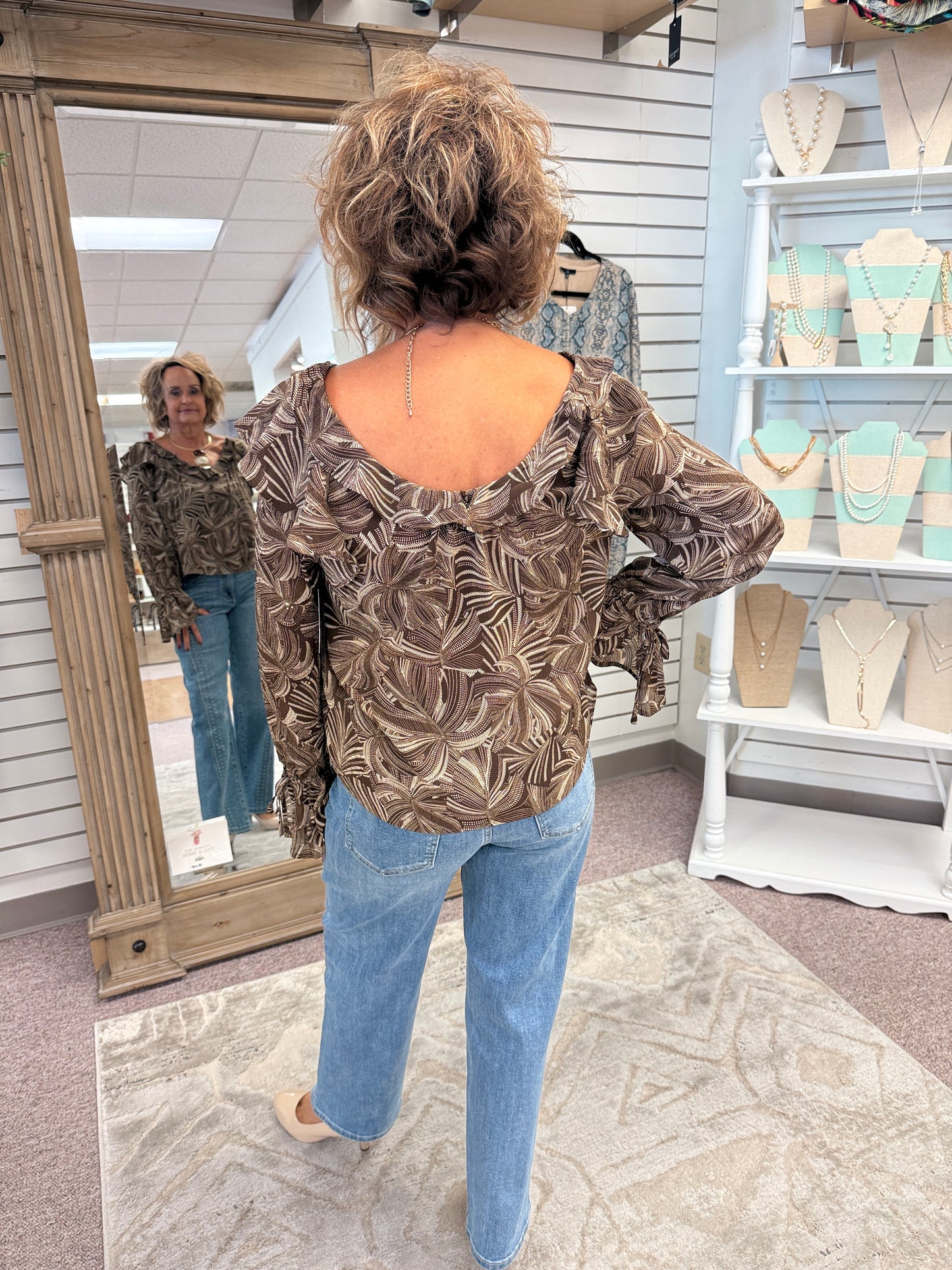 8P38 Ruffleneck Blouse LVP