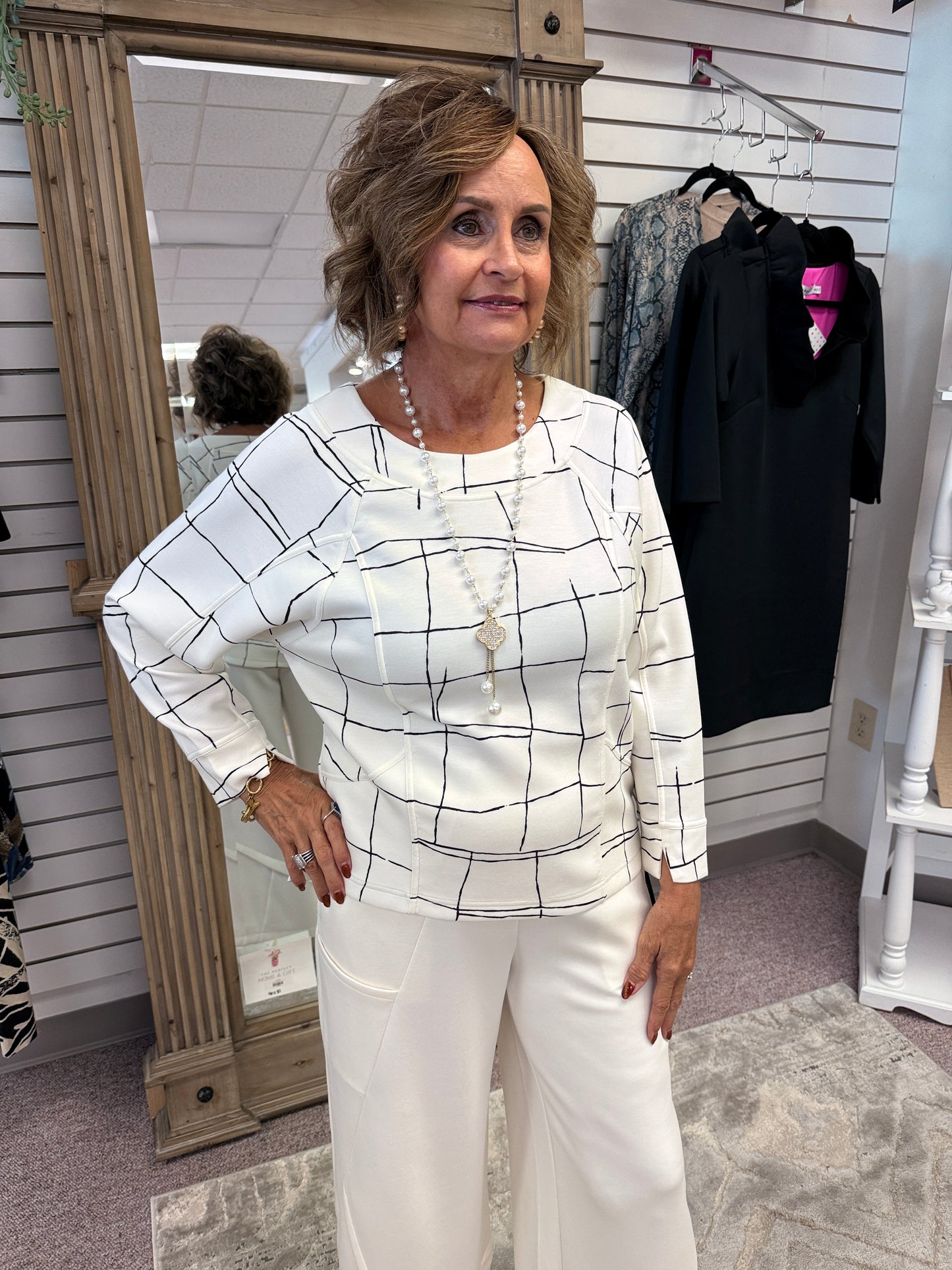 332101 Ivory Featherlux Pullover OLV