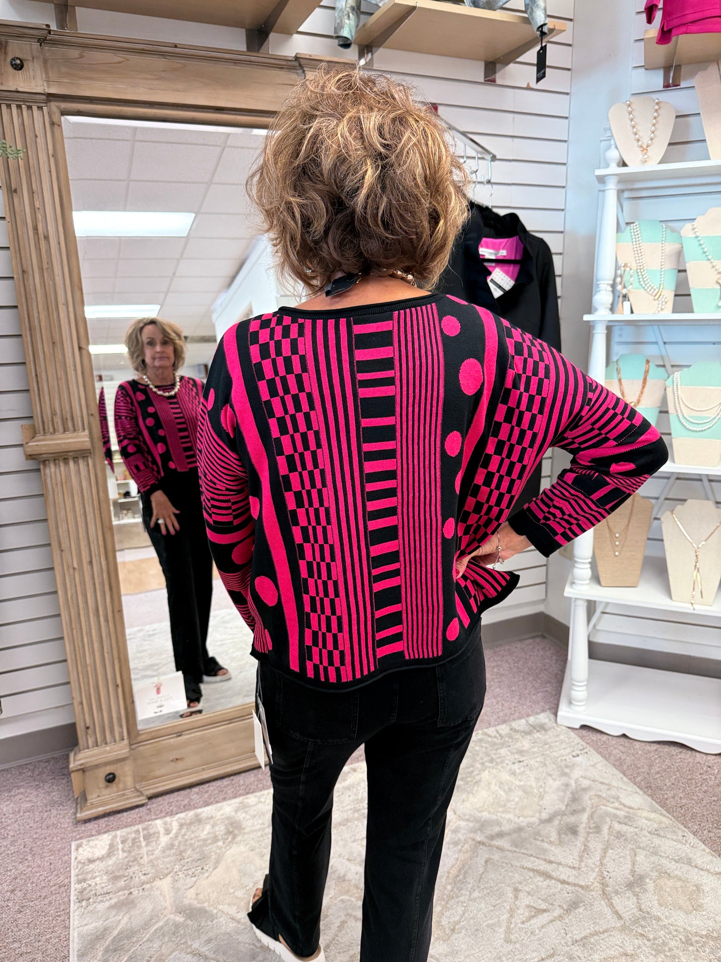 941700 Magenta Sweater OLV