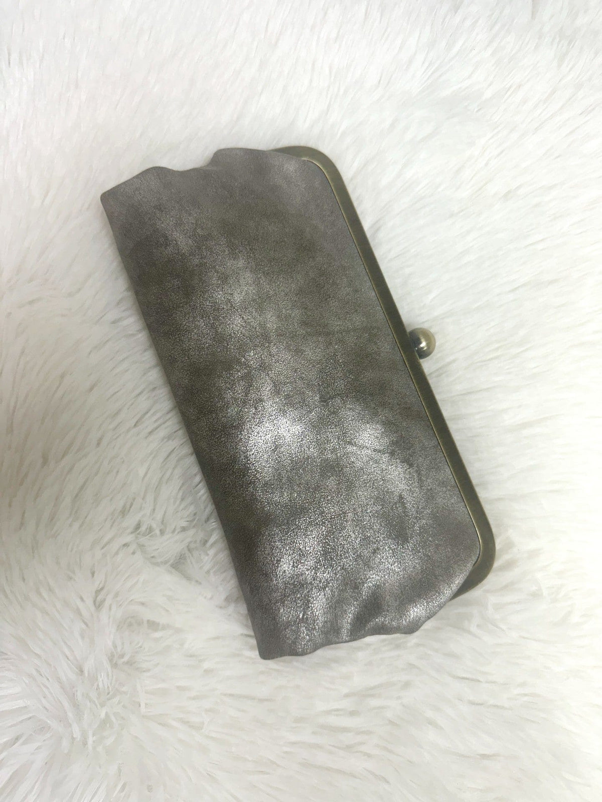 P208 Kiss Lock Clutch MIM